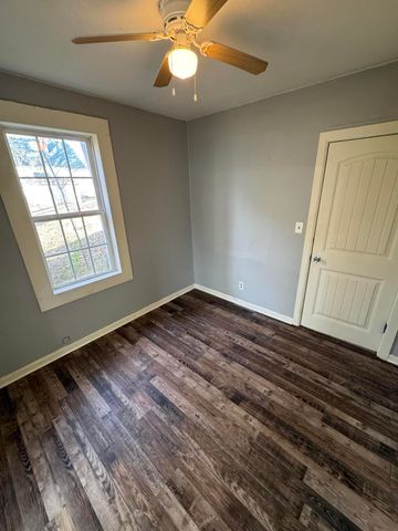 1720 N Fremont Avenue, Springfield, MO 65803