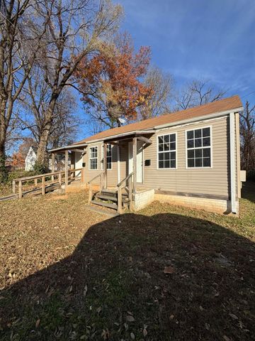 1720 N Fremont Avenue, Springfield, MO 65803