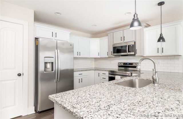 4105 Cedar Creek Court, Floyds Knobs, IN 47119