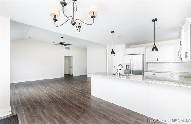 4105 Cedar Creek Court, Floyds Knobs, IN 47119