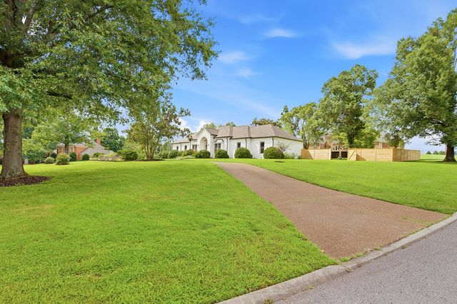 6436 Worchester Dr, Nashville, TN 37221