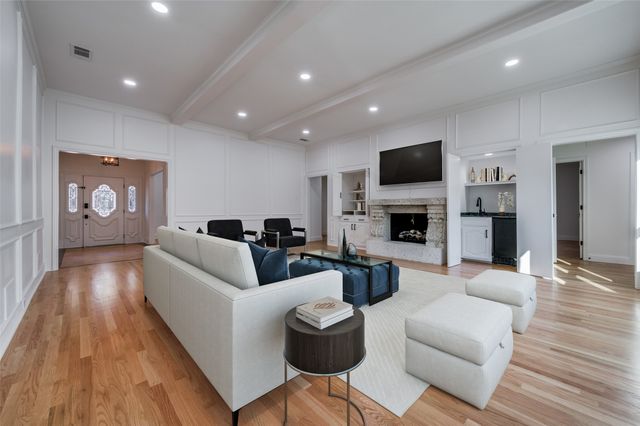 7018 Deloache, Dallas, TX 75225