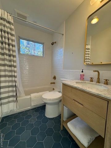 14 Park Circle, Quogue, NY 11959