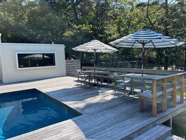 14 Park Circle, Quogue, NY 11959