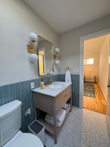 14 Park Circle, Quogue, NY 11959