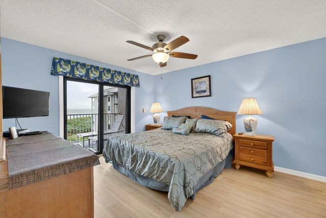 429 NE Tradewind 303, Hutchinson Island, FL 34996