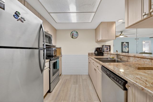 429 NE Tradewind 303, Hutchinson Island, FL 34996