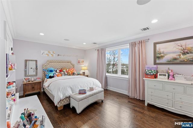 281 Beaufort Avenue, Livingston, NJ 07039