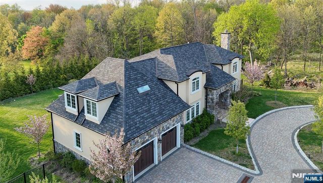 281 Beaufort Avenue, Livingston, NJ 07039
