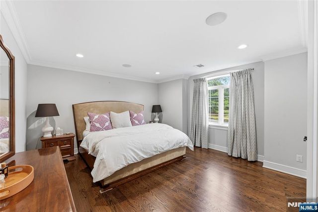 281 Beaufort Avenue, Livingston, NJ 07039