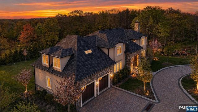 281 Beaufort Avenue, Livingston, NJ 07039