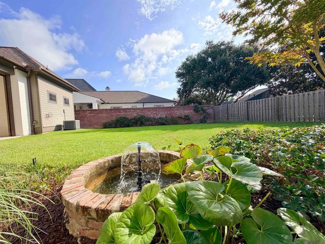 2222 Deaux Parc Dr, Baton Rouge, LA 70808