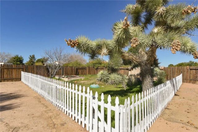 15094 Farmington Street, Hesperia, CA 92345