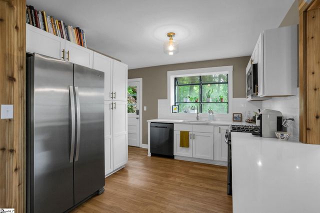 27 Bradley Boulevard, Greenville, SC 29609