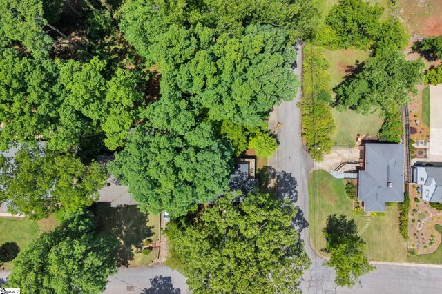 27 Bradley Boulevard, Greenville, SC 29609