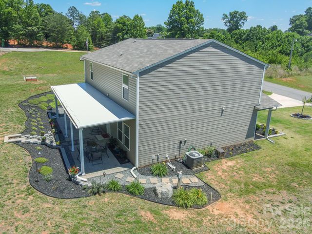 150 Four Andrews Drive, Harmony, NC 28634