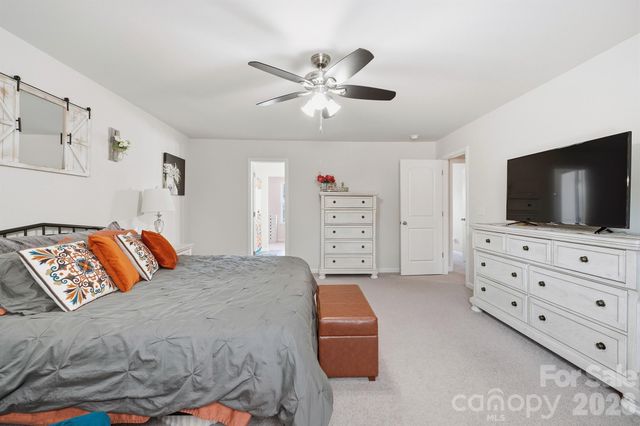 150 Four Andrews Drive, Harmony, NC 28634