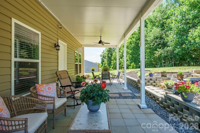 150 Four Andrews Drive, Harmony, NC 28634