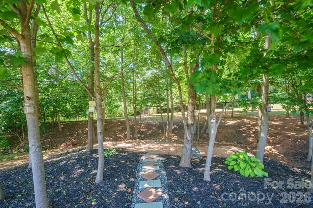 150 Four Andrews Drive, Harmony, NC 28634