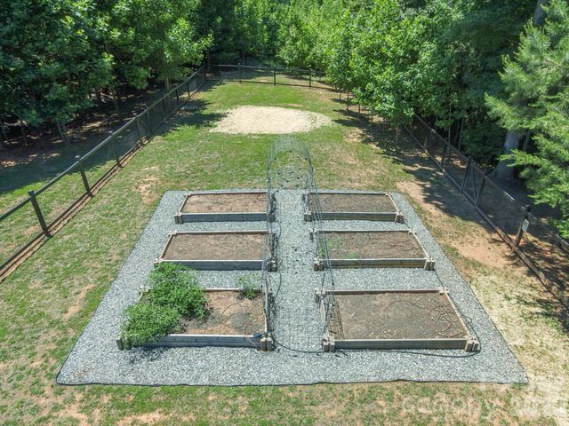 150 Four Andrews Drive, Harmony, NC 28634