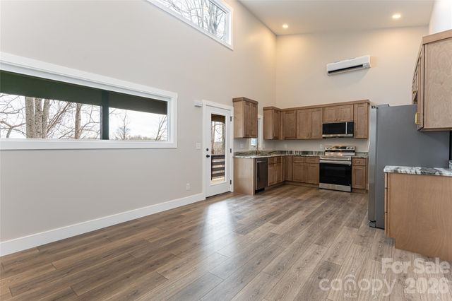 153 Hackleburg Lane, Hendersonville, NC 28792