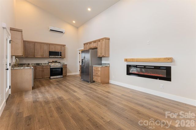 153 Hackleburg Lane, Hendersonville, NC 28792