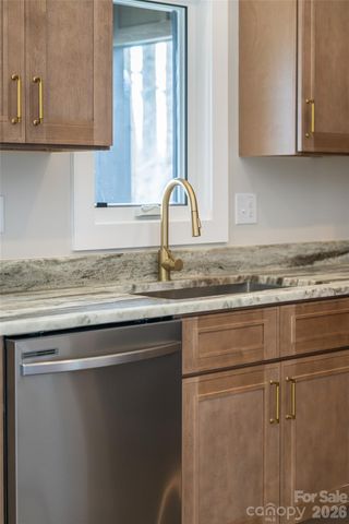 153 Hackleburg Lane, Hendersonville, NC 28792