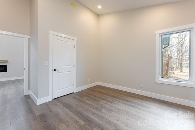 153 Hackleburg Lane, Hendersonville, NC 28792