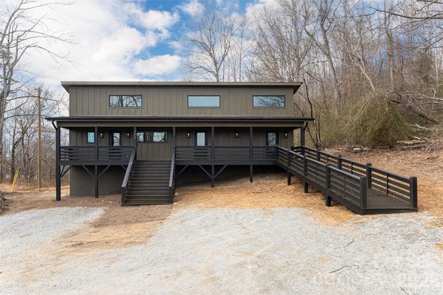 153 Hackleburg Lane, Hendersonville, NC 28792