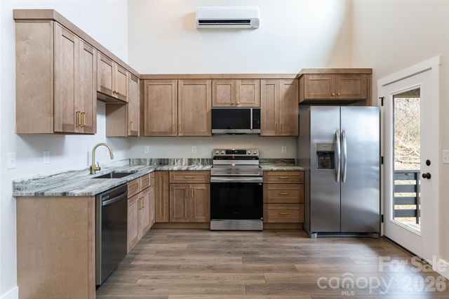 153 Hackleburg Lane, Hendersonville, NC 28792