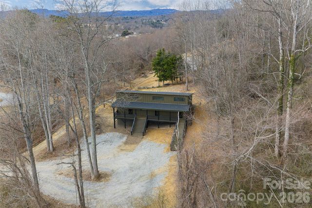 153 Hackleburg Lane, Hendersonville, NC 28792