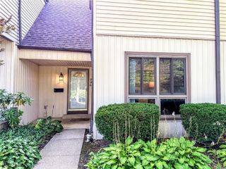 996 Som Center Road, Mayfield, OH 44143