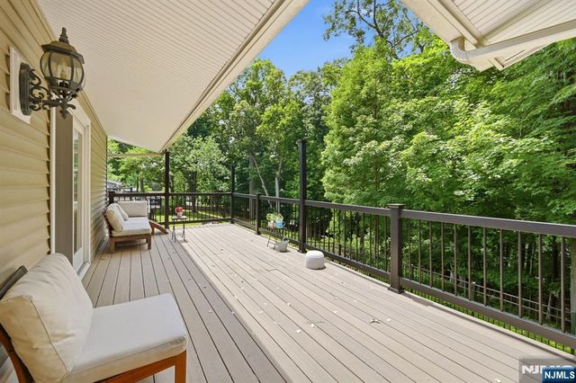 23 Cressfield Court, Woodcliff Lake, NJ 07677