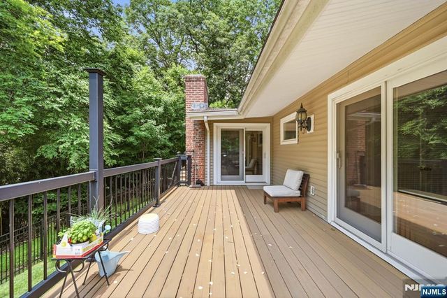 23 Cressfield Court, Woodcliff Lake, NJ 07677