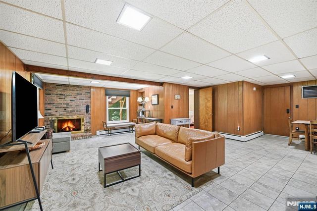 23 Cressfield Court, Woodcliff Lake, NJ 07677