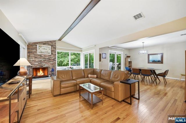 23 Cressfield Court, Woodcliff Lake, NJ 07677