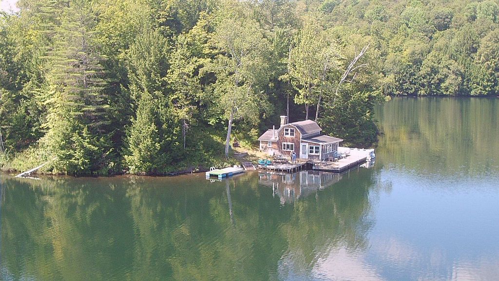 195 Meadow Lane, Woodbury, VT 05681