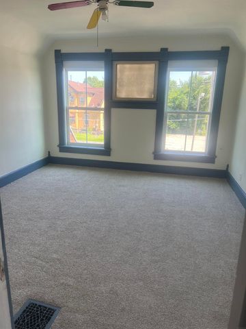217 E 1st Street, Waterloo, IA 50703