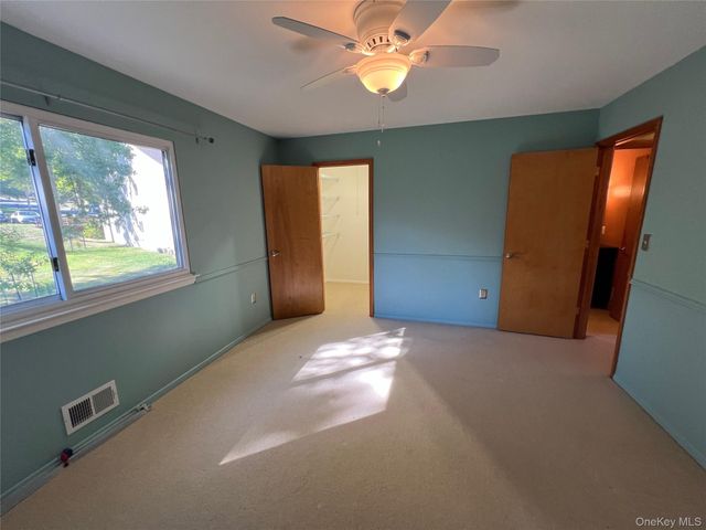 10 Squires Gate H, Poughkeepsie, NY 12603