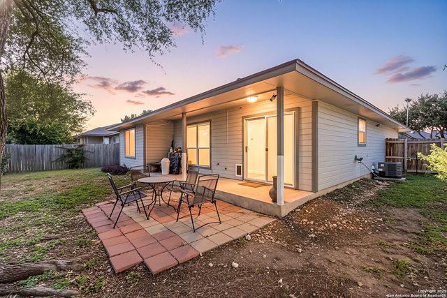 2039 Cornerstone Dr, New Braunfels, TX 78130