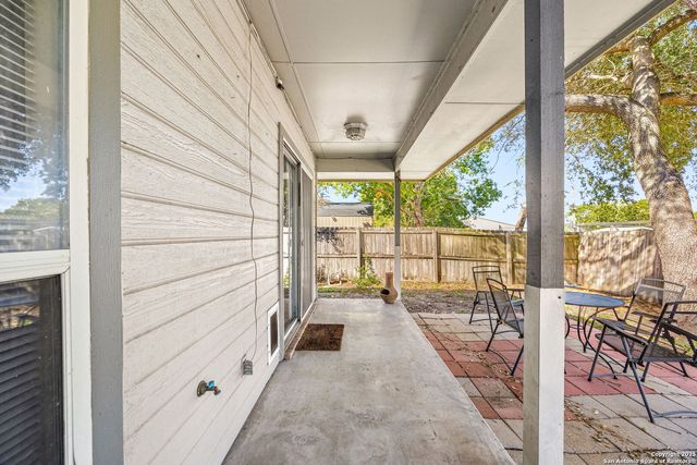 2039 Cornerstone Dr, New Braunfels, TX 78130