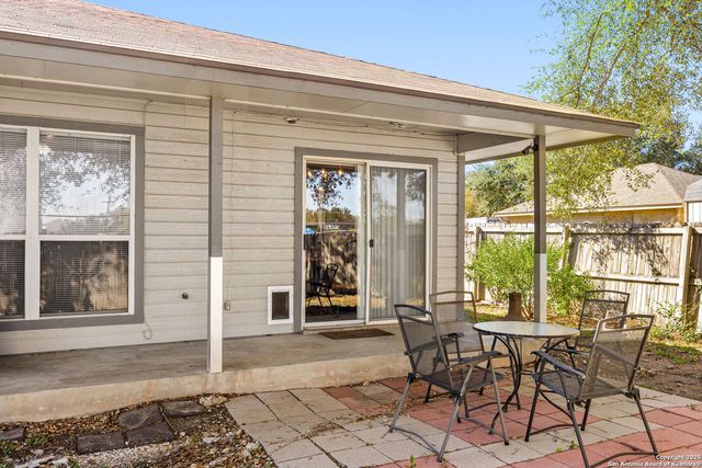 2039 Cornerstone Dr, New Braunfels, TX 78130
