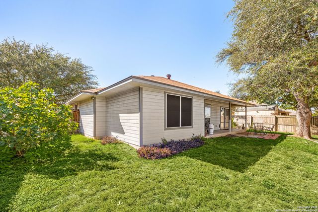 2039 Cornerstone Dr, New Braunfels, TX 78130