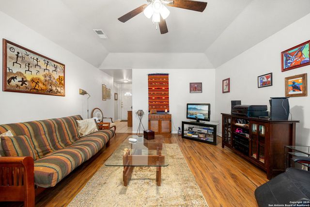 2039 Cornerstone Dr, New Braunfels, TX 78130