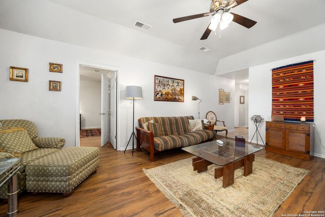 2039 Cornerstone Dr, New Braunfels, TX 78130