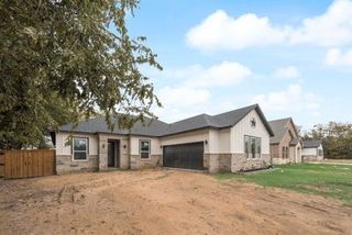 2729 Pike Drive, Lancaster, TX 75134