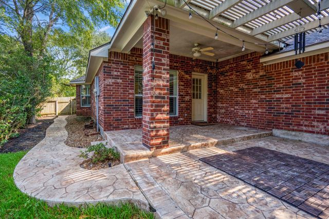 15 Heron Hollow Court, Spring, TX 77382