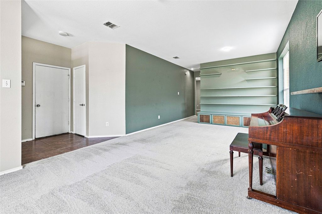 2833 Wakecrest Drive, Fort Worth, TX 76108 — photo 4