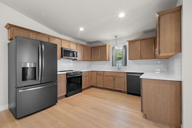 520 Village Lane, Ripon, WI 54971