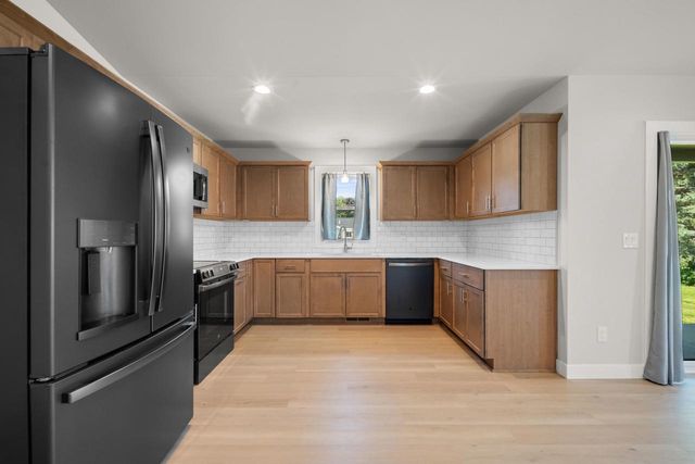 520 Village Lane, Ripon, WI 54971